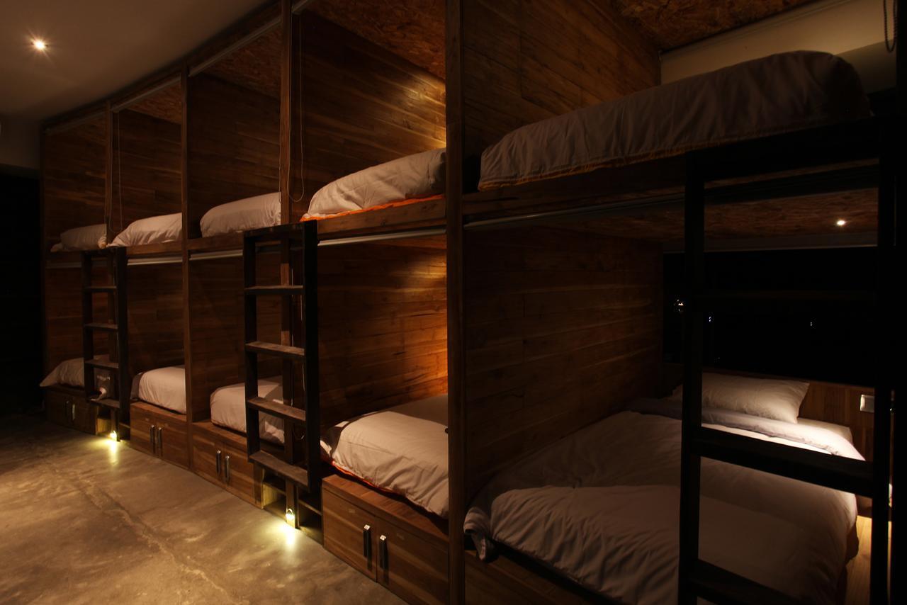 Bong Hostel Nusa Lembongan Екстер'єр фото